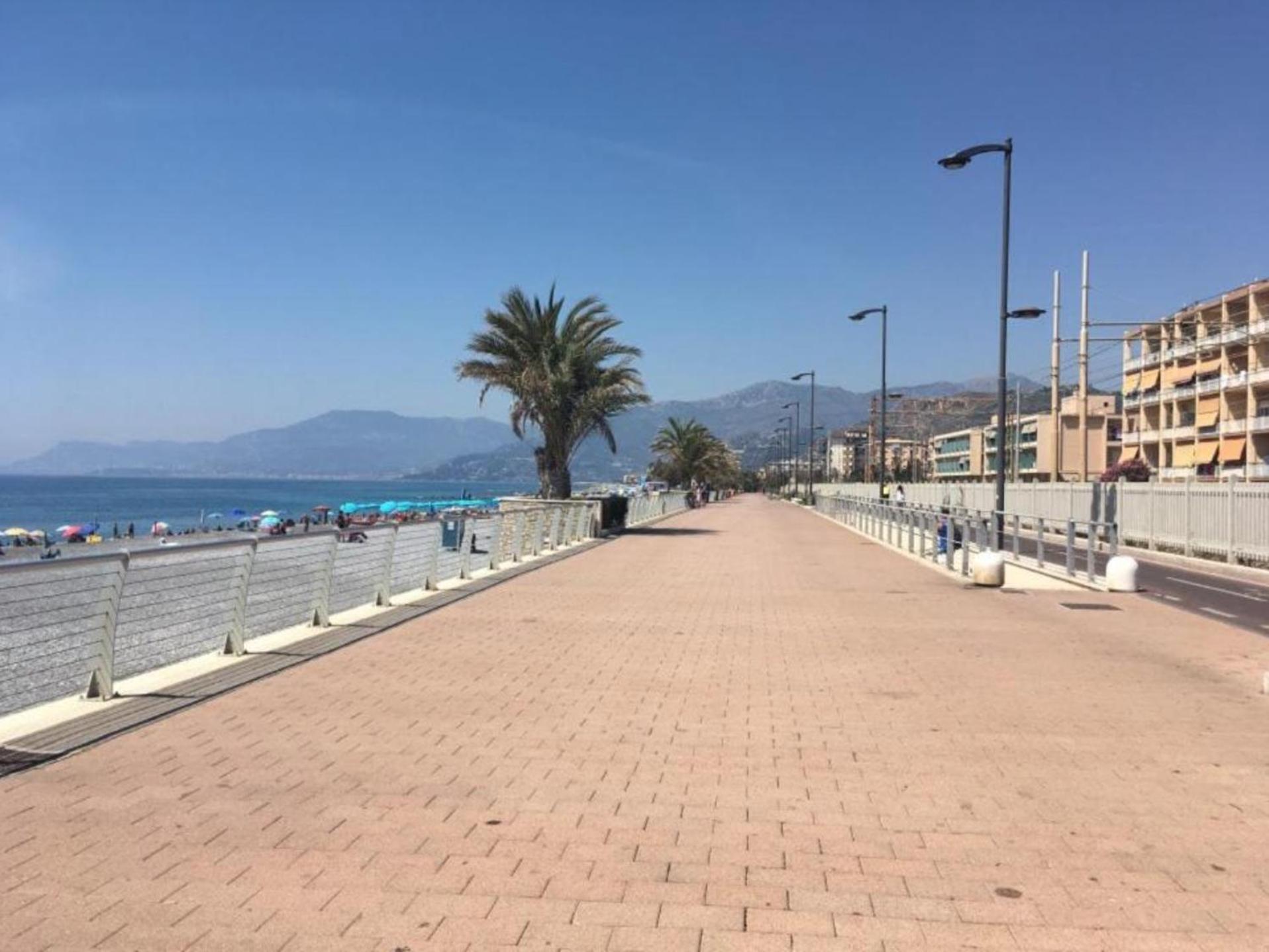 Ferienwohnung Casa Mare - 250M Dalla Spiaggia Vallecrosia Exterior foto